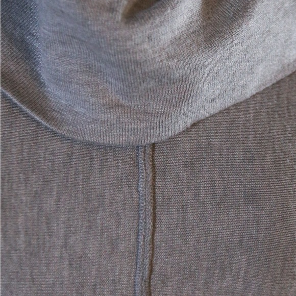 Chelsea & Theodore 1X Light Gray Cowl Neck Tunic Sweater | Plus Size Knit Top - Picture 4 of 9